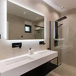 Dream 1-bedroom With Heated Indoor Pool, Jacuzzi & Sauna And Bbq *