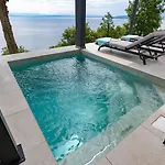 Dream 1-bedroom With Heated Indoor Pool, Jacuzzi & Sauna And Bbq Vila