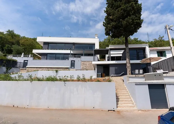 Dream 1-bedroom With Heated Indoor Pool, Jacuzzi & Sauna And Bbq * מדביה