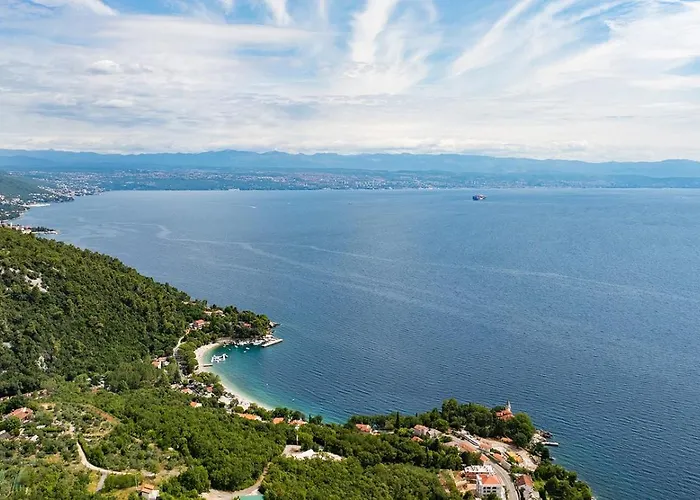 Dream 1-bedroom With Heated Indoor Pool, Jacuzzi & Sauna And Bbq * מדביה