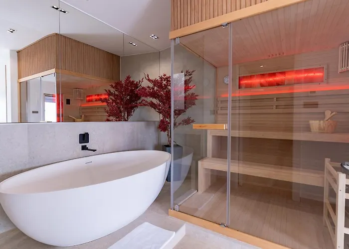 Dream 1-bedroom With Heated Indoor Pool, Jacuzzi & Sauna And Bbq וילה