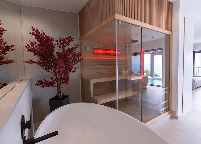 Dream 1-bedroom With Heated Indoor Pool, Jacuzzi & Sauna And Bbq וילה *