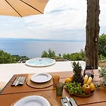 Dream 1-bedroom With Heated Indoor Pool, Jacuzzi & Sauna And Bbq 빌라 메드베야